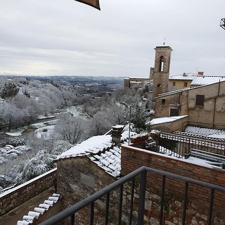 Dietro Le Mura Colle Val D'Elsa Luaran gambar