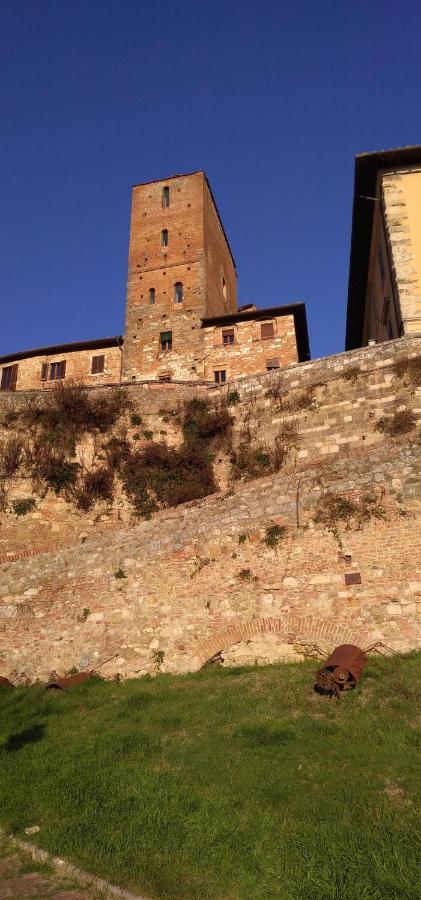 Dietro Le Mura Colle Val D'Elsa Luaran gambar