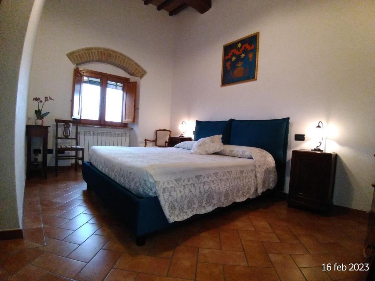 Dietro Le Mura Colle Val D'Elsa Luaran gambar