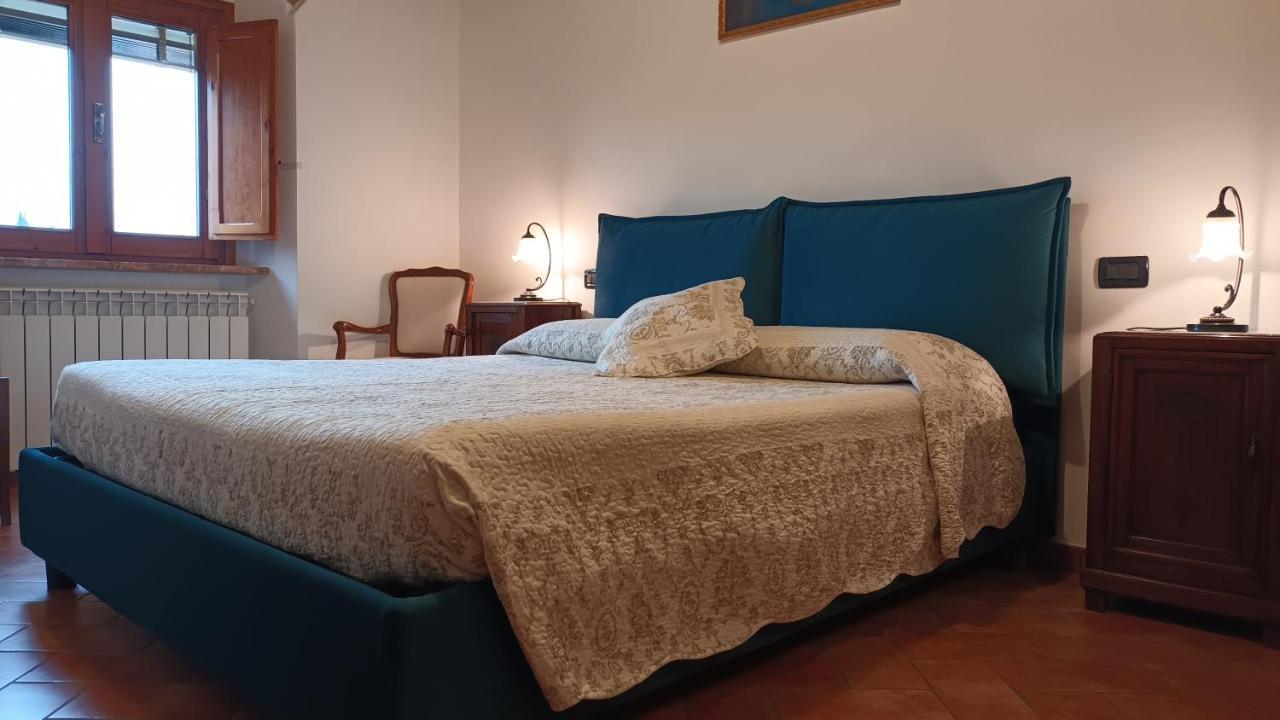 Dietro Le Mura Colle Val D'Elsa Luaran gambar