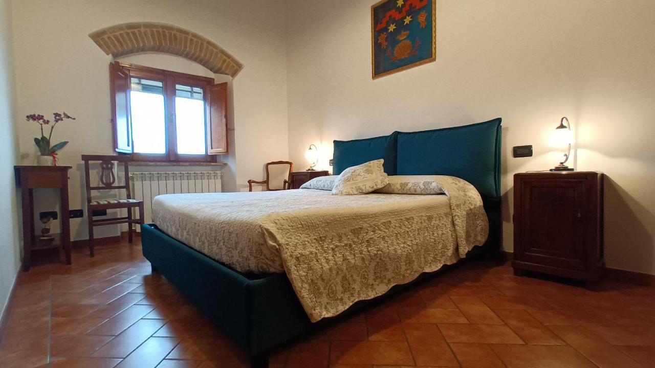 Dietro Le Mura Colle Val D'Elsa Luaran gambar