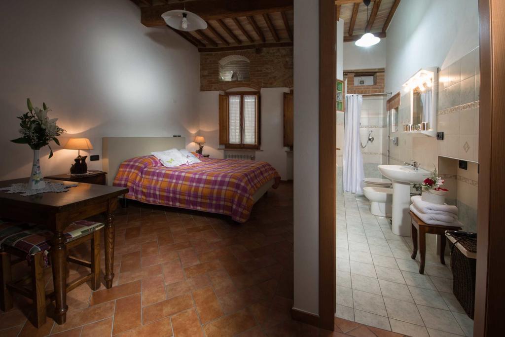 Dietro Le Mura Colle Val D'Elsa Luaran gambar