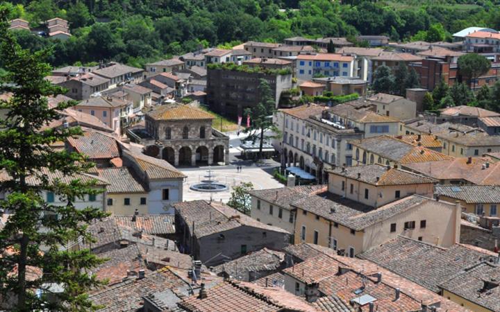 Dietro Le Mura Colle Val D'Elsa Luaran gambar