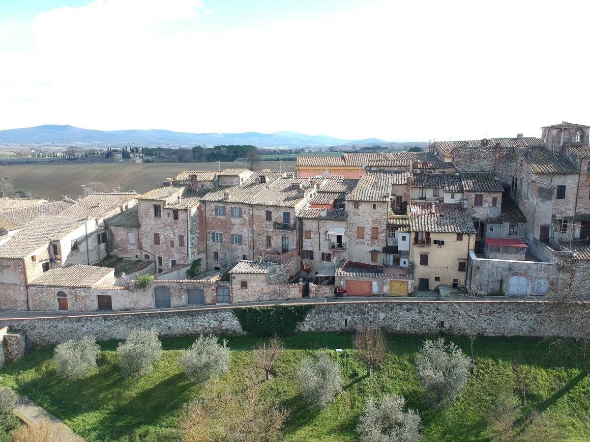 Dietro Le Mura Colle Val D'Elsa Luaran gambar